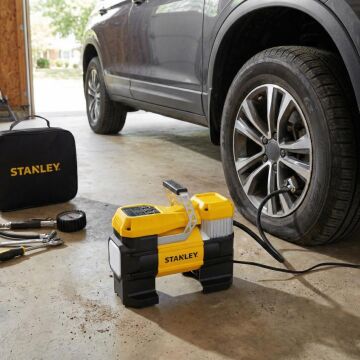 STANLEY SXIF0001 12Volt 150 PSI Dijital Basınç Göstergeli Lastik Şişirme Pompası + Led Lamba